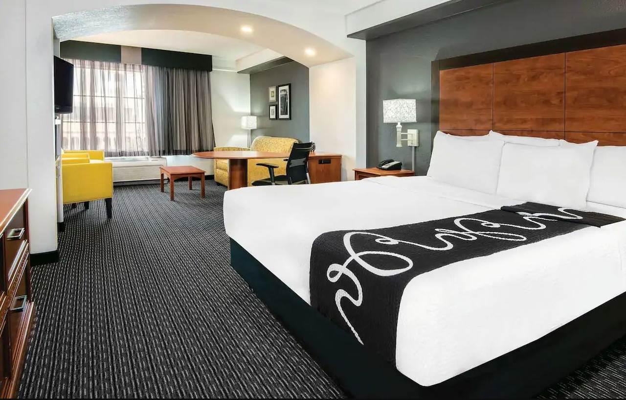 La Quinta Inn & Suites By Wyndham San Antonio Riverwalk Exterior foto